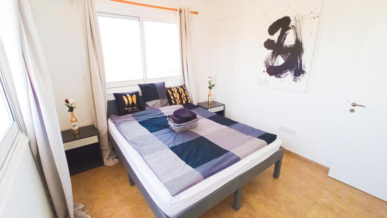 Luxury Private -sea View, Netflix, Gym- 5 Min From Beach! - Private In Shared Homestay Larnaca