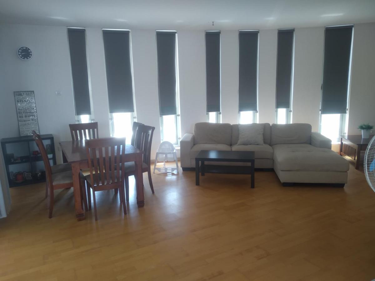 Stylish Luxury Flat In Center Of Apartment *