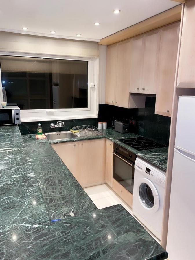 Room, 50m To The Finikoudes Homestay *