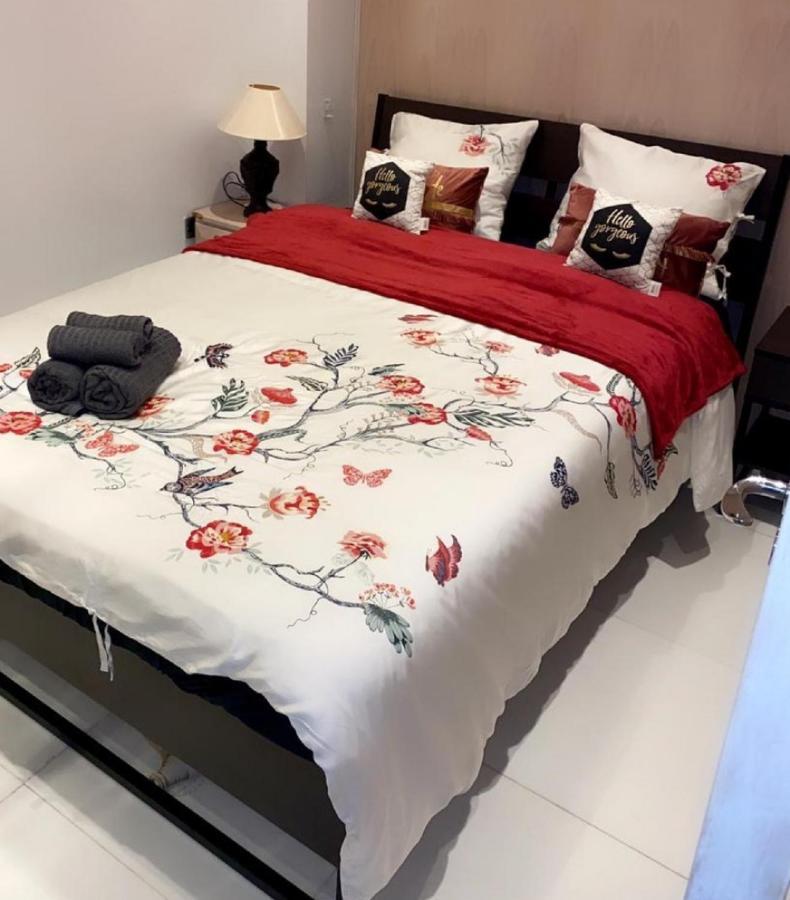 Homestay Room, 50m To The Finikoudes *