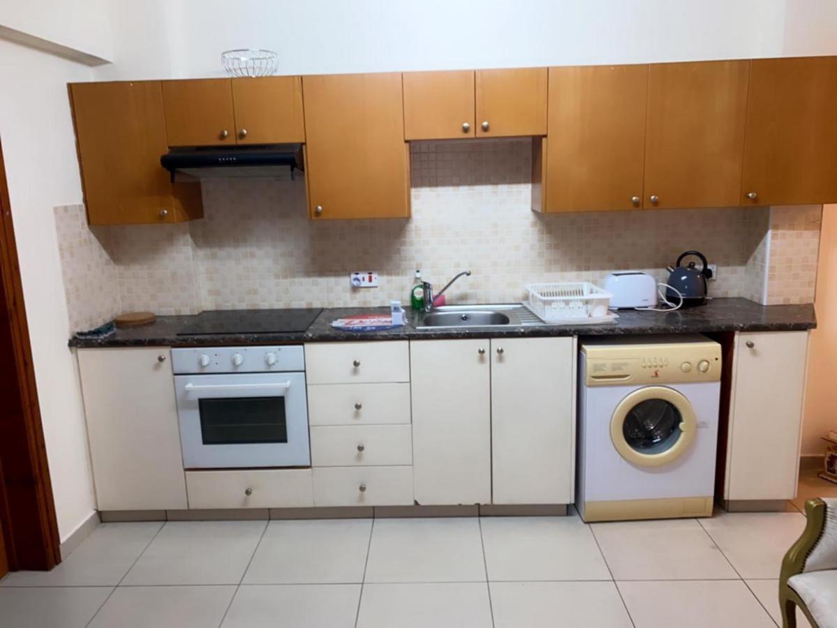 Larnaca Beach Apartment * Larnaca