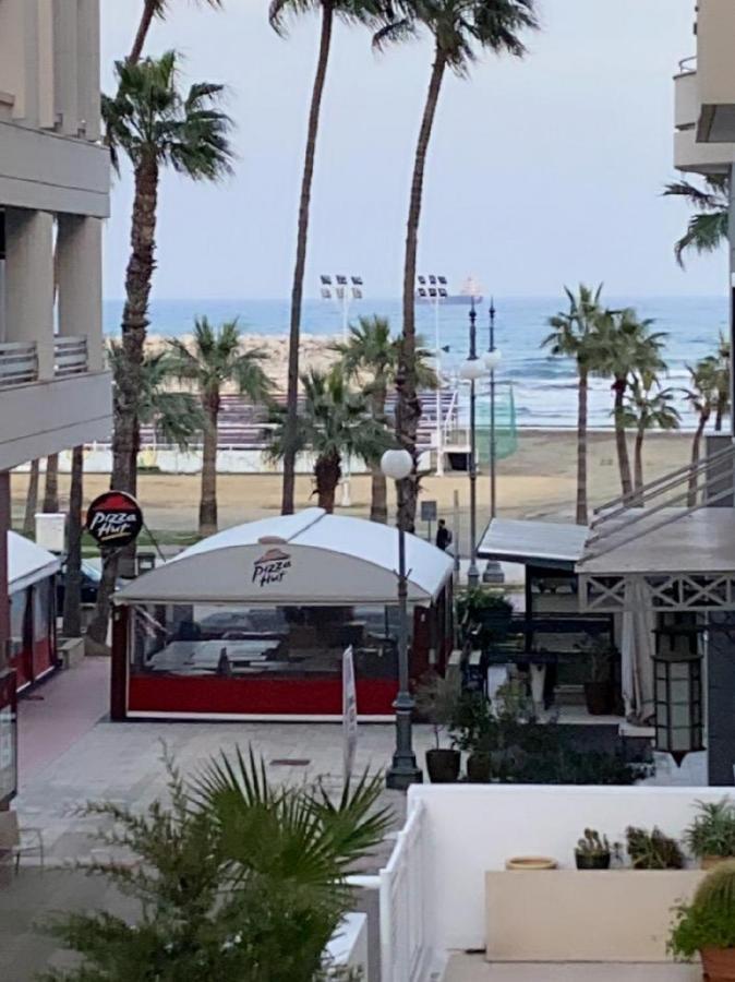 Larnaca Beach Apartment * Larnaca