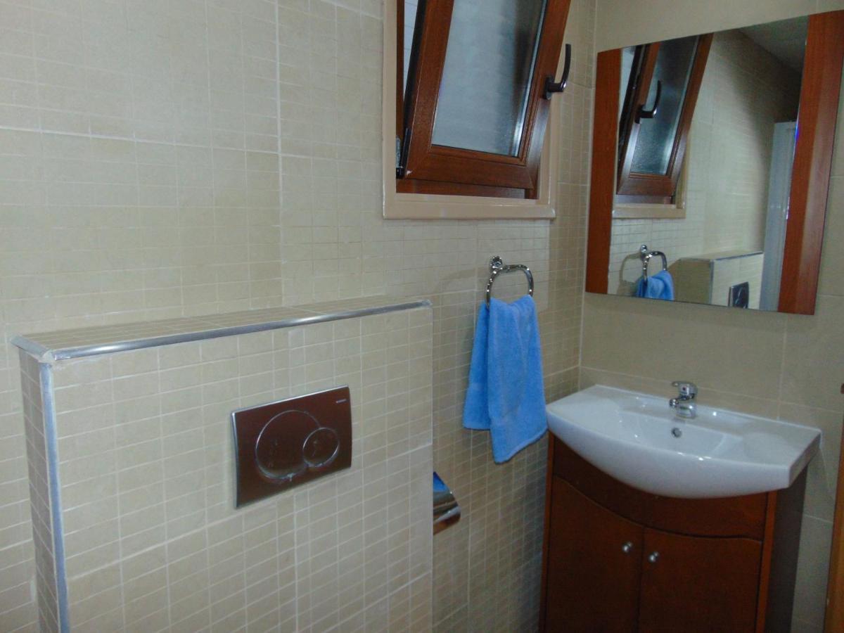 Apartment Ithaki Phinikoudes No. 207 *