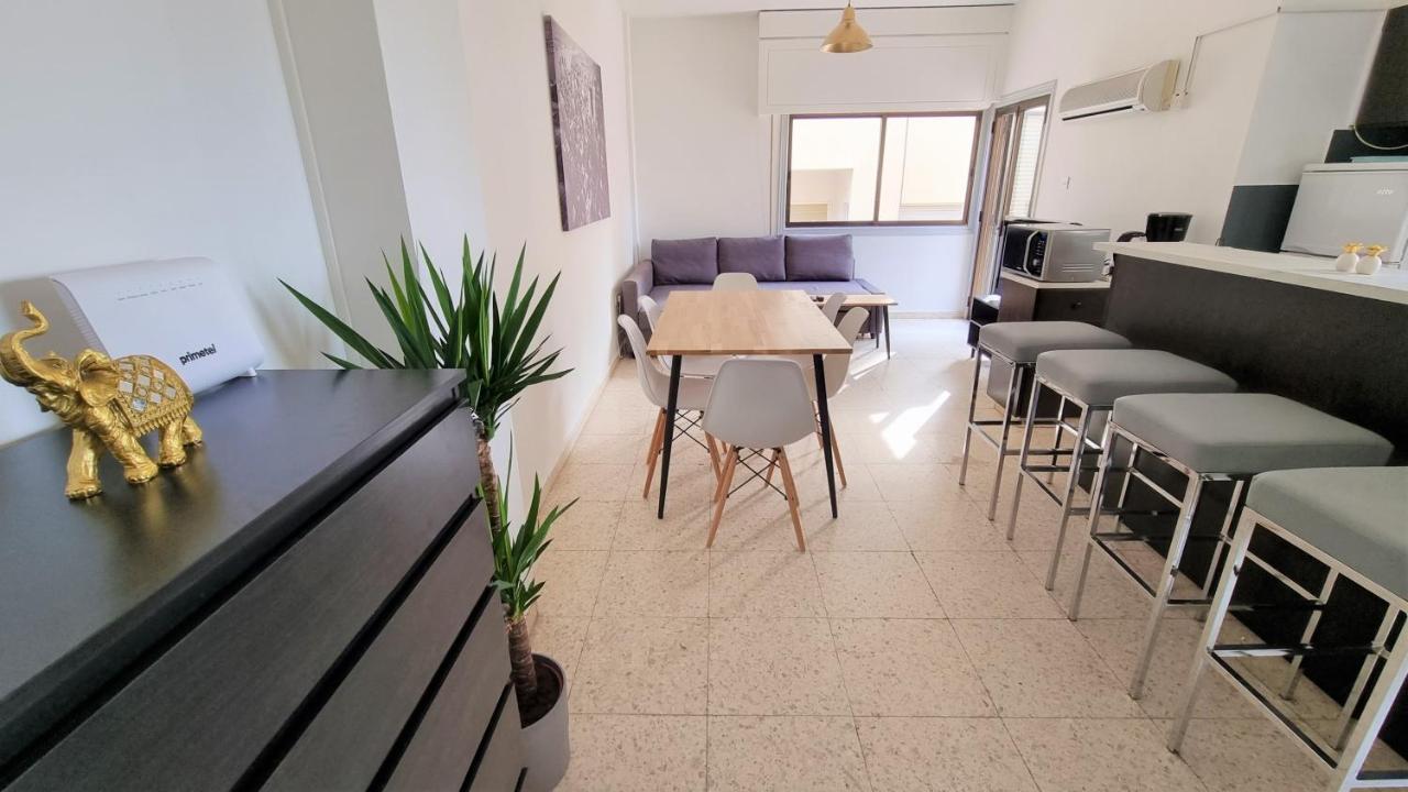 Cozy Apt / 100 Mbit+ Netflix / Near Airport Apartment Larnaca