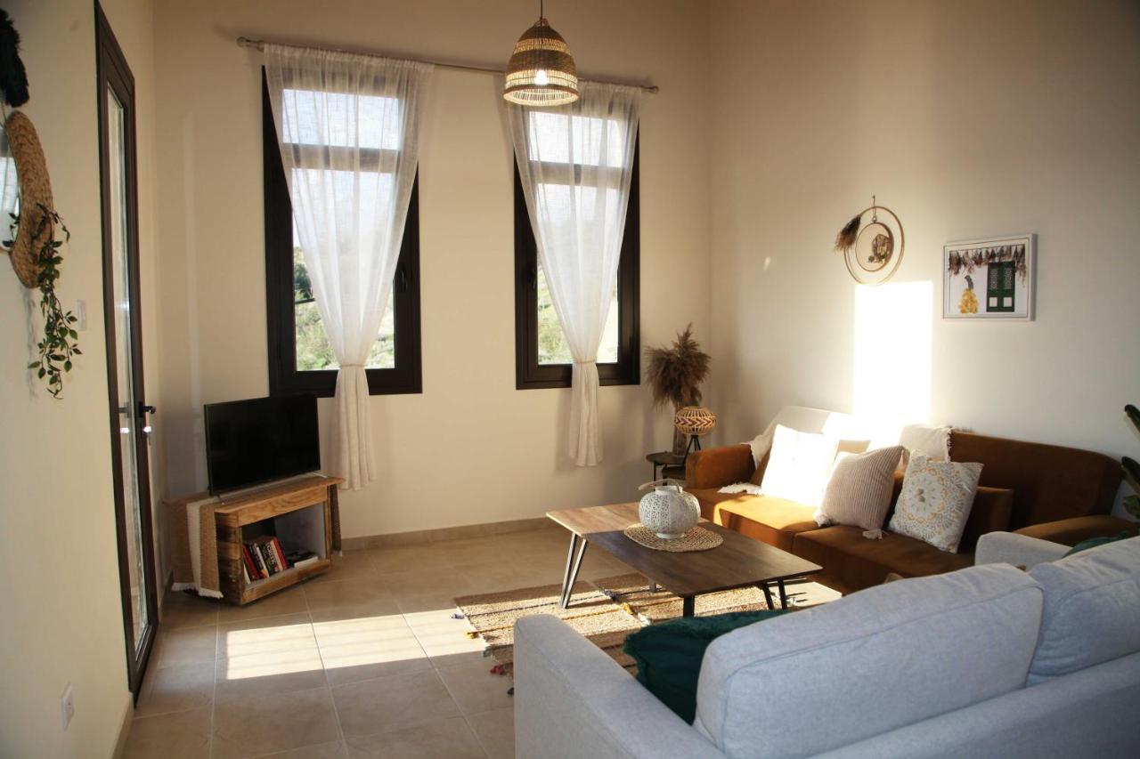Apartment Artista Roustik Larnaca