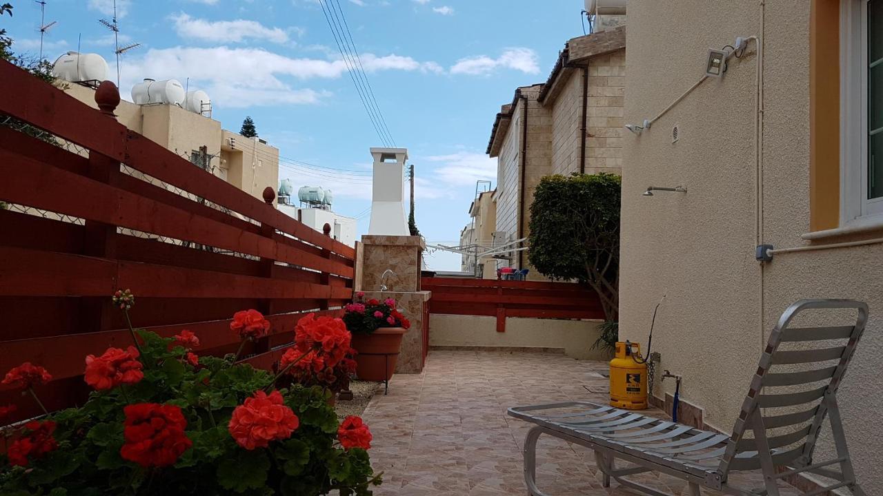 Philippou & * Larnaca