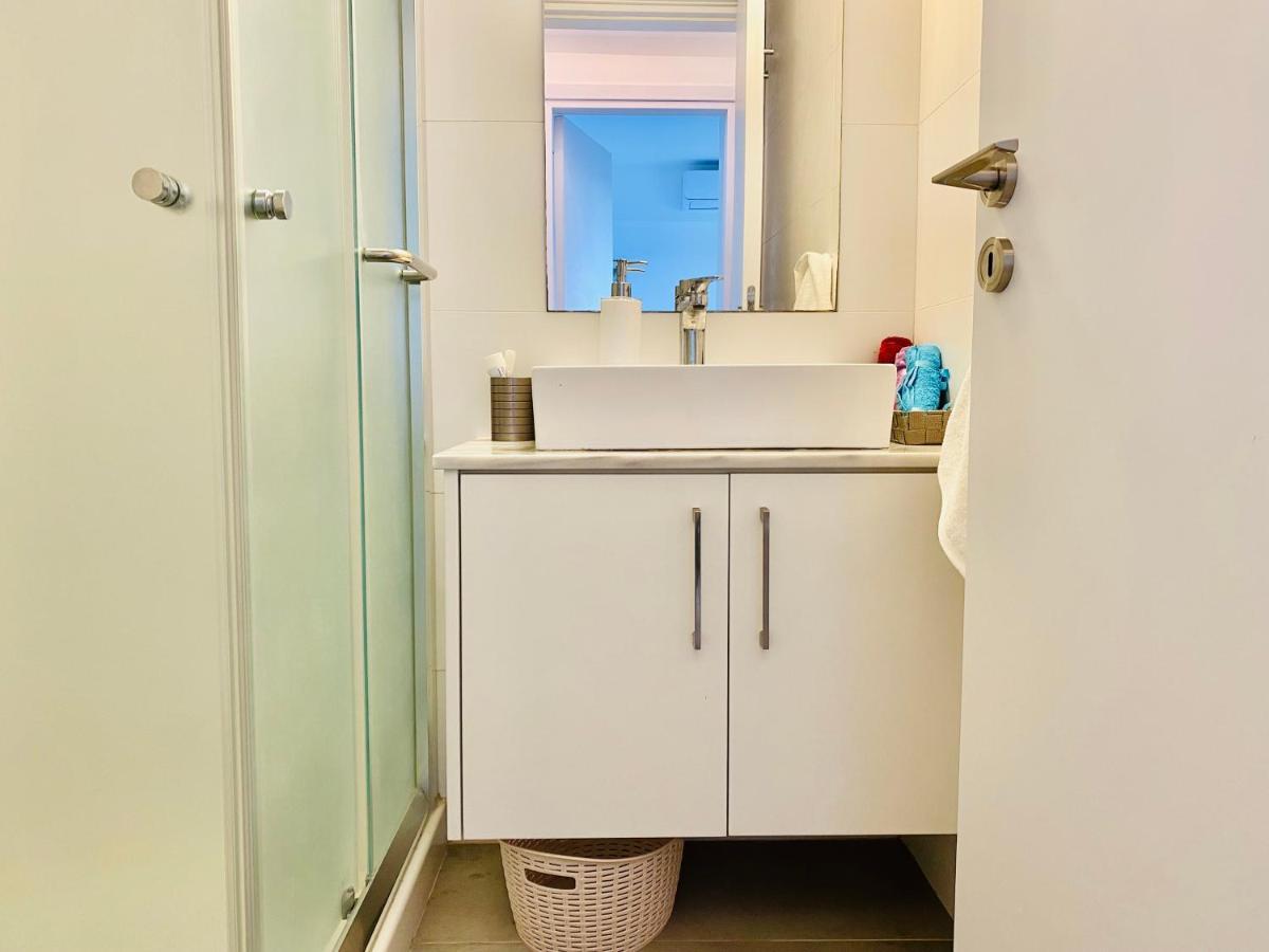 Apartment Panoramic Seaside Getaway, 2-br Penthouse