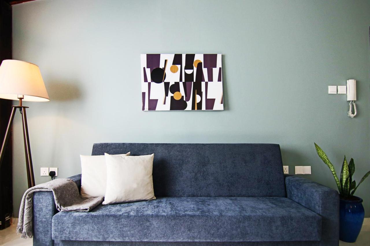 Phaedrus Living - View Luxury Flat Harbour 03