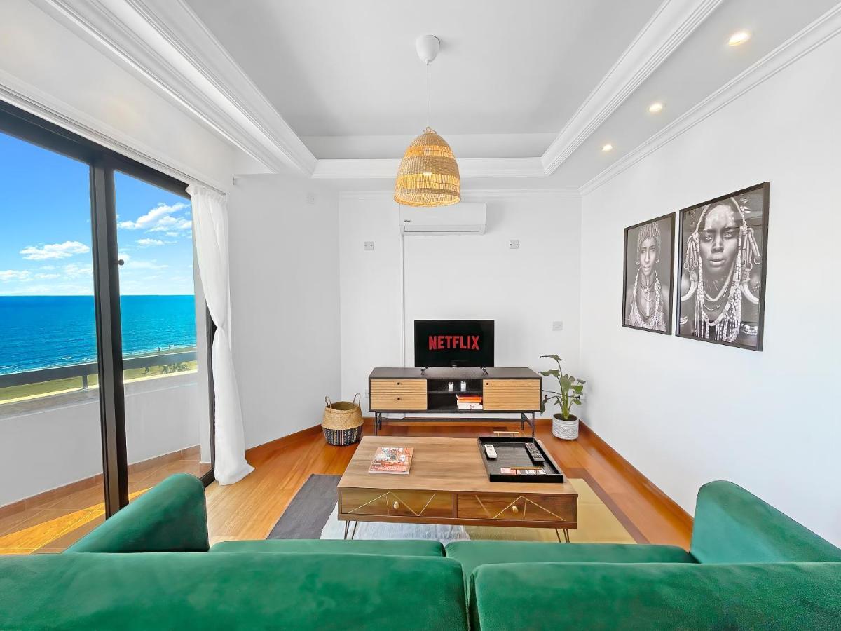 Apartment 180° Seaview Apt. Right On Famous Promenade