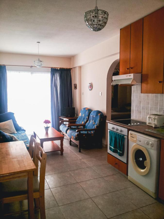 Mackenzie 1+1 Apartment