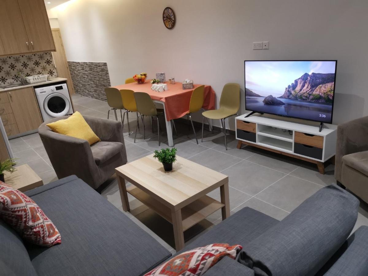 Apartamento Nat's Finikoudes Beach 3 Bedroom