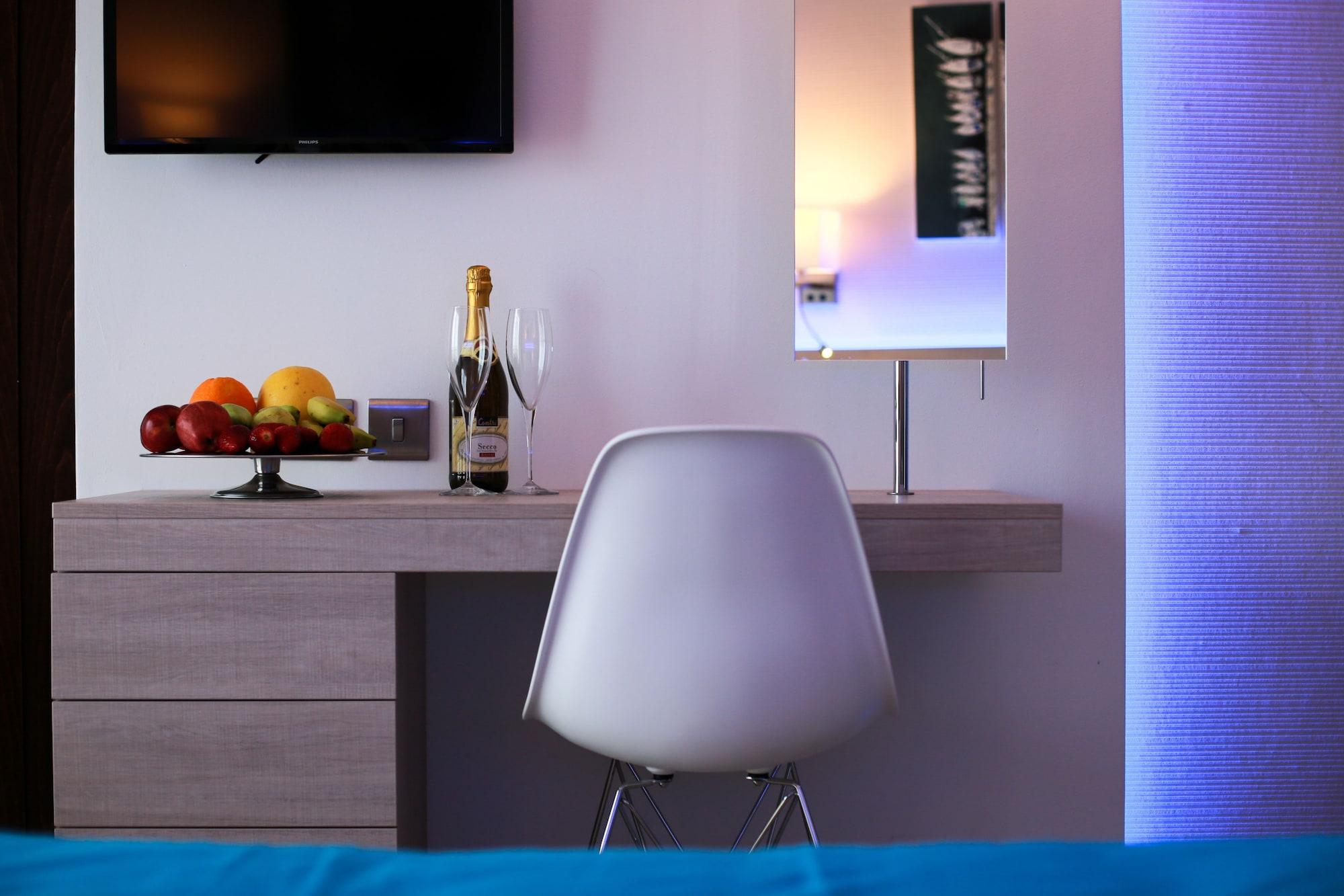 Les Palmiers Beach Boutique & Luxury Hotel