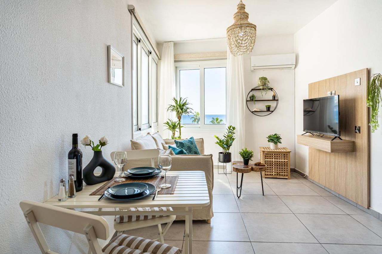 Apartment Whispering Palms 1-br By Finikoudes *