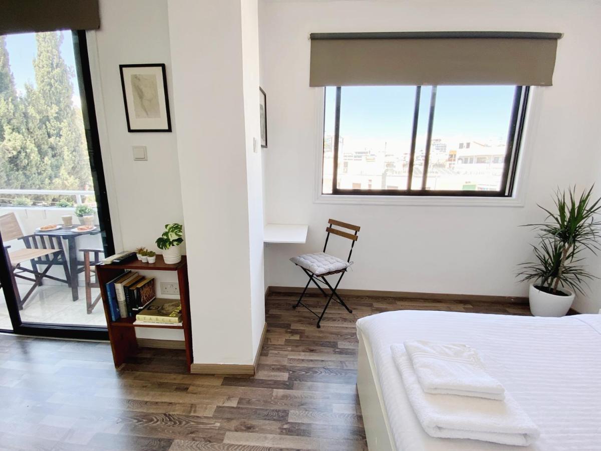 Modern Studio 22 Apartment *