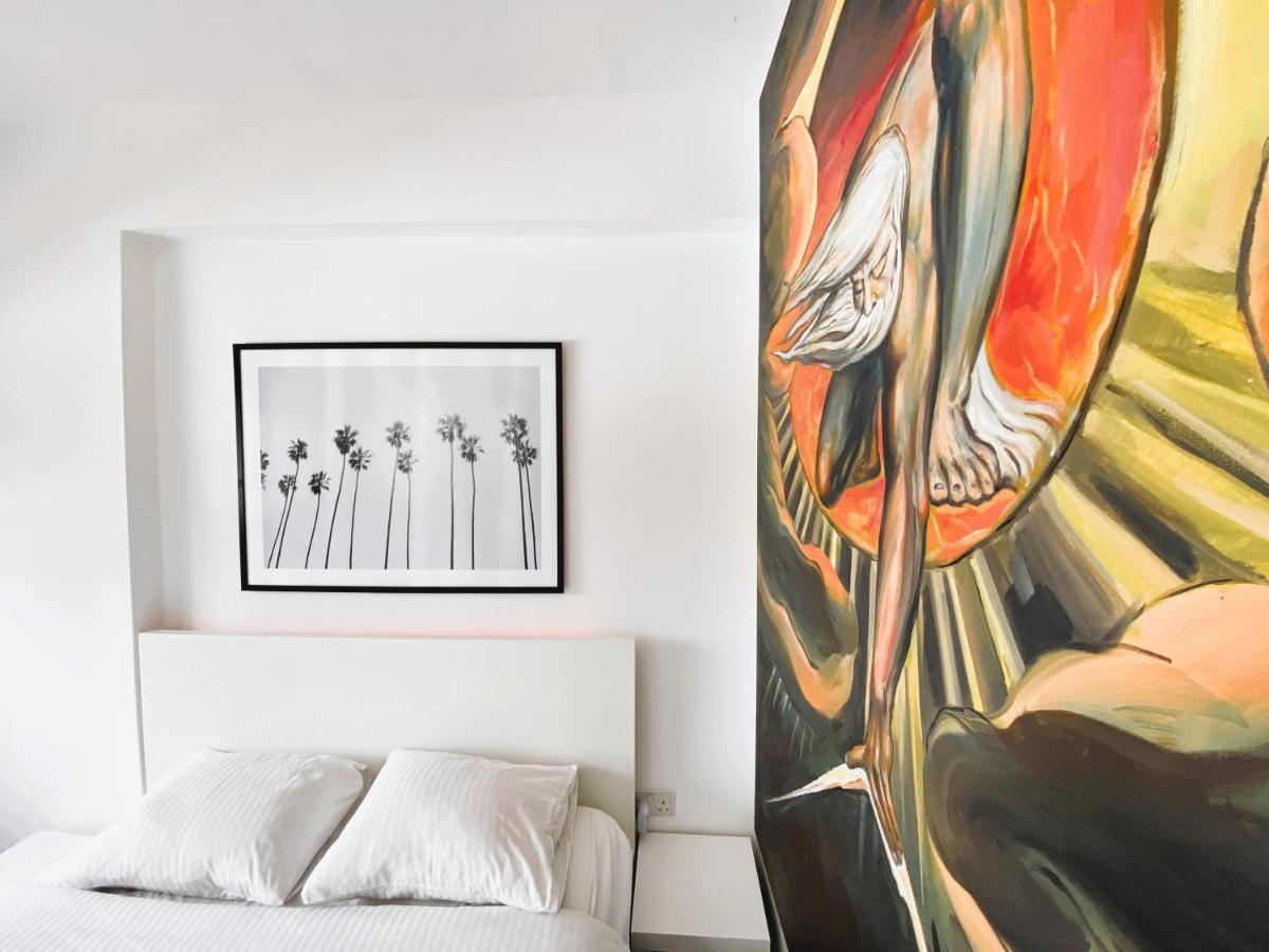 Modern Studio 22 Apartment