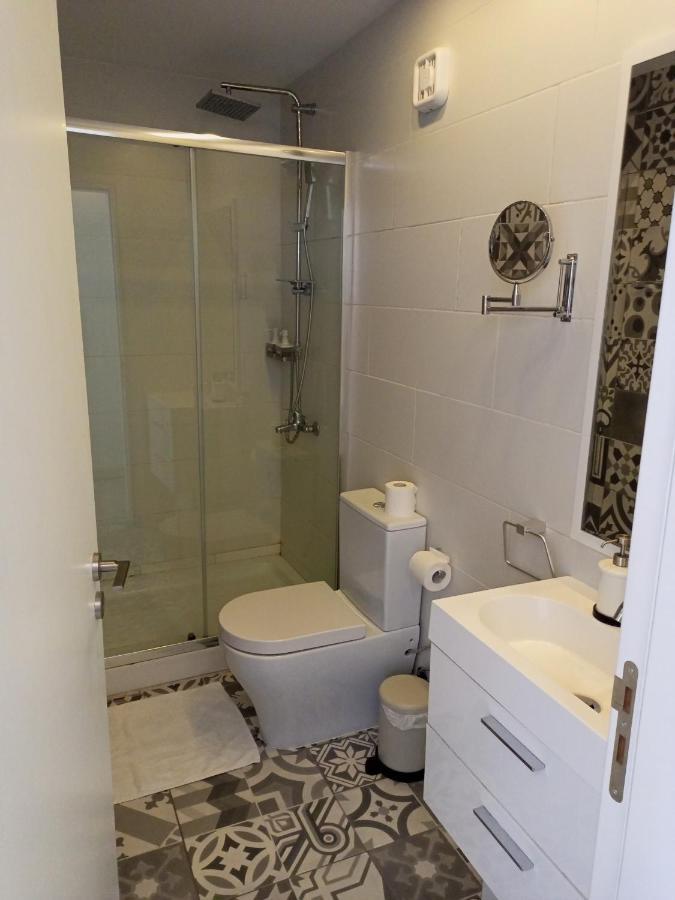 White 11 Aparthotel Larnaka