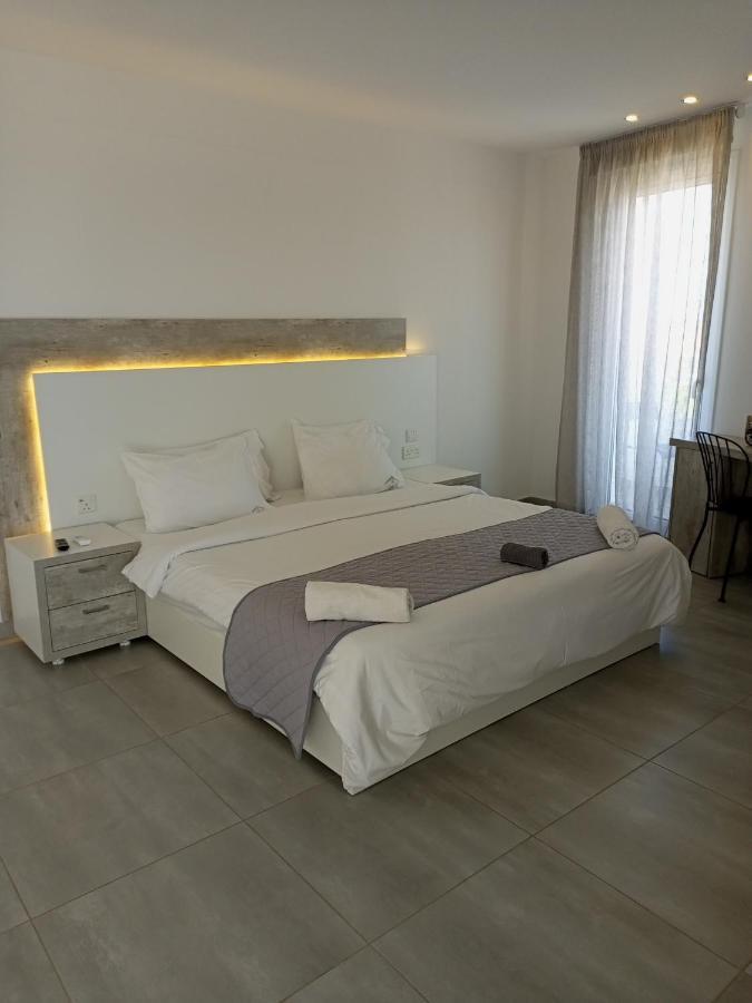 Aparthotel White 11 3*