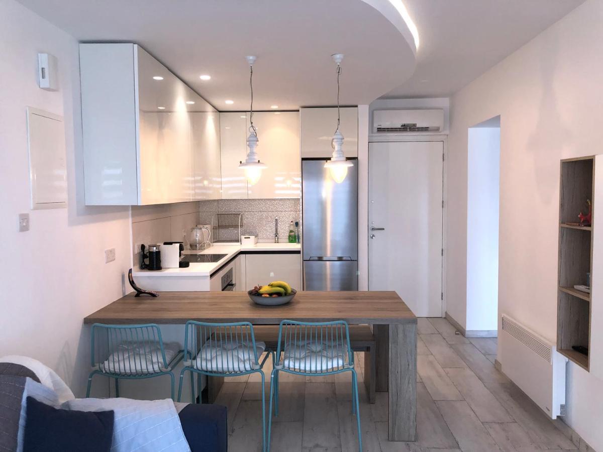 Blue Escape Apartment