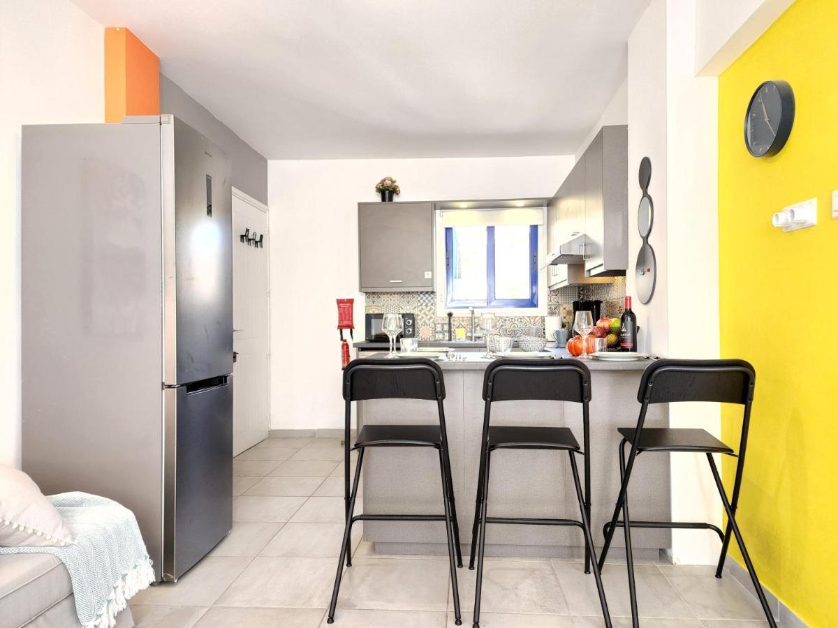Frida's Cozy Two Bedroom Apartment