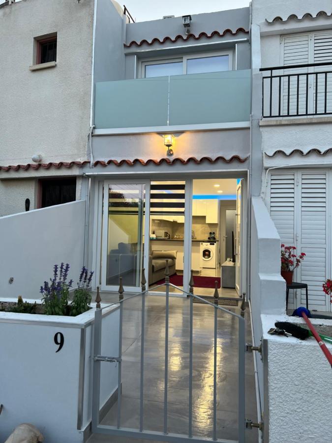 Luxurious Maisonette Near The Holiday home