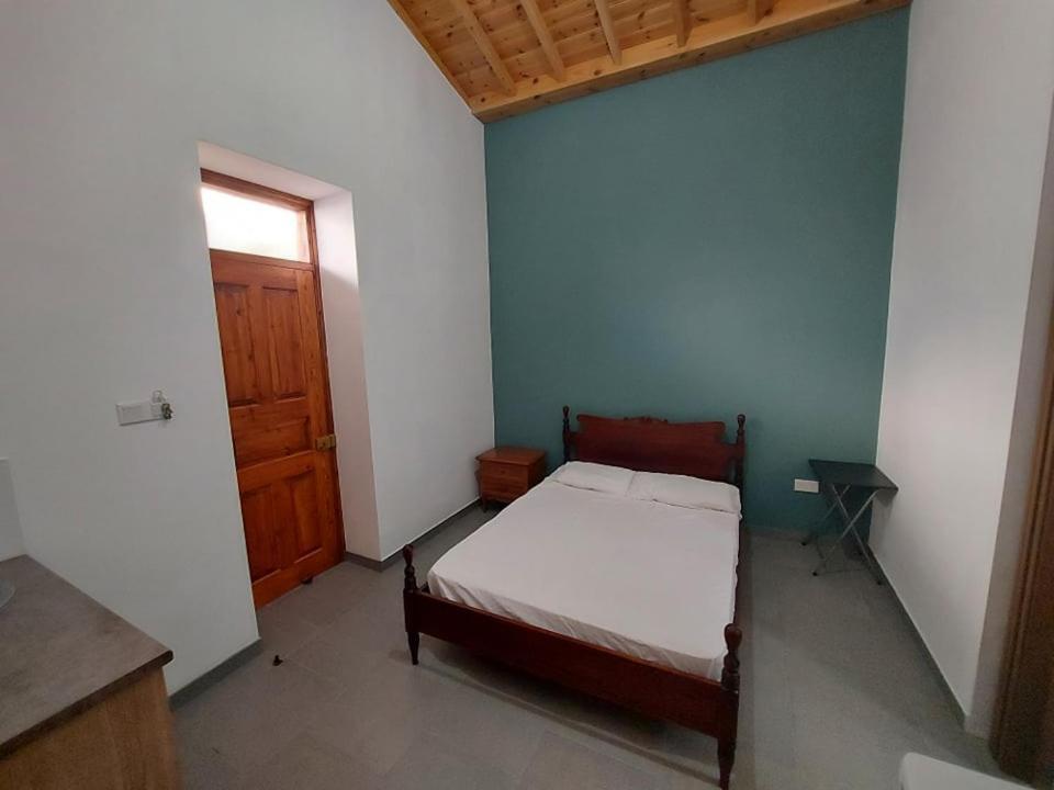 Guest house Anna 10 Min Walk From The Larnaca