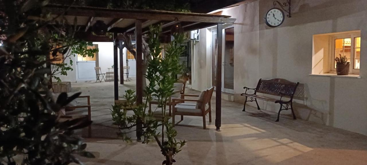 Lemon Tree Courtyard Holiday home *