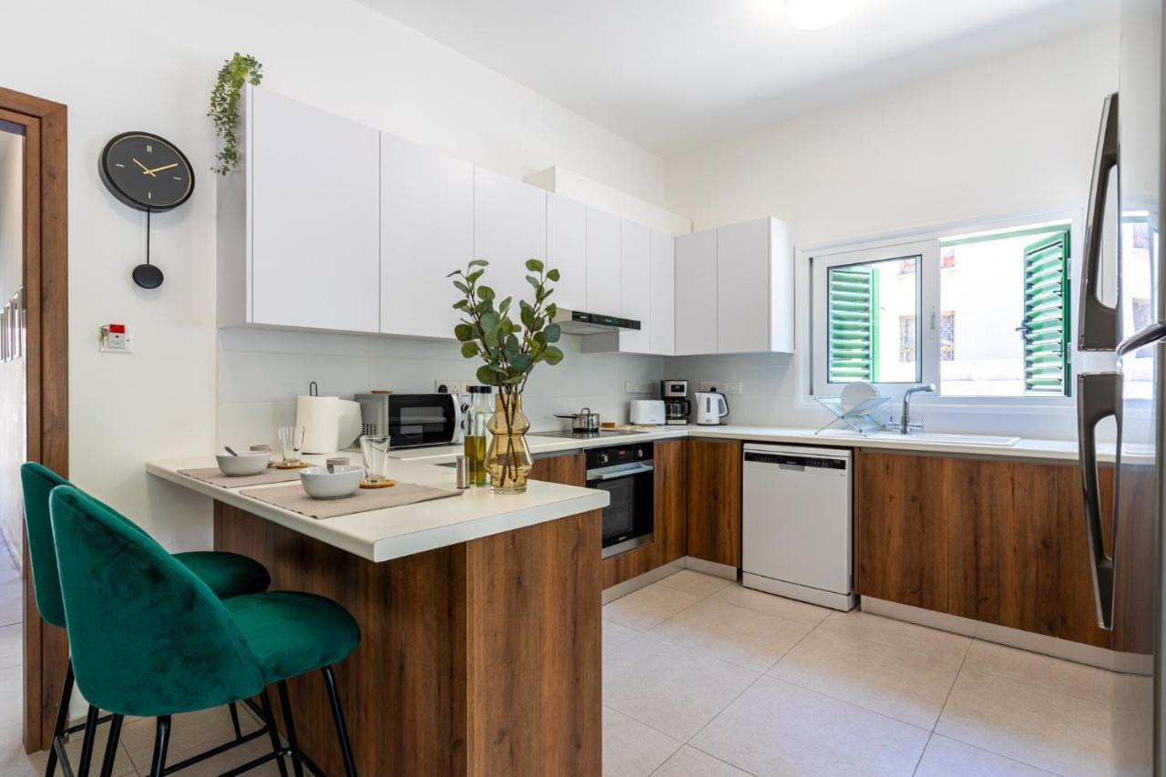Arty Haven - Spacious 3-br House In Larnaca