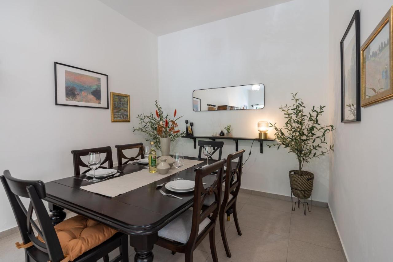 Arty Haven - Spacious 3-br House In * Larnaca