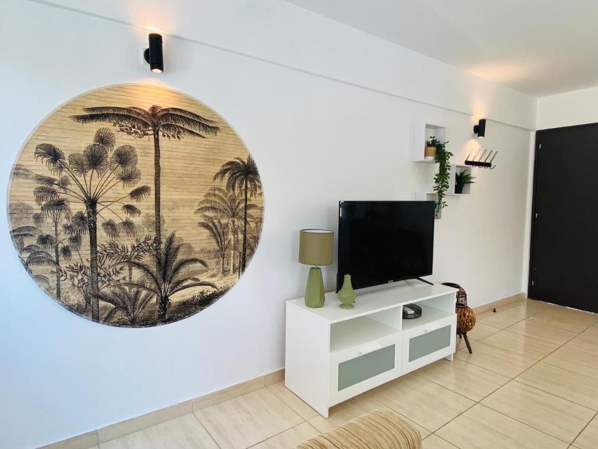 Serena's 2-br In Apartment