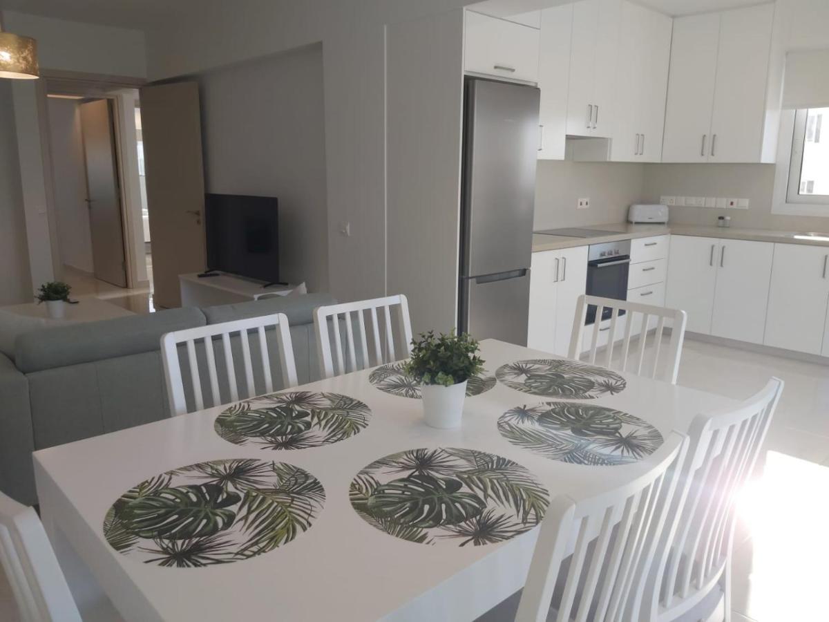 Dinglis Residences 31 *