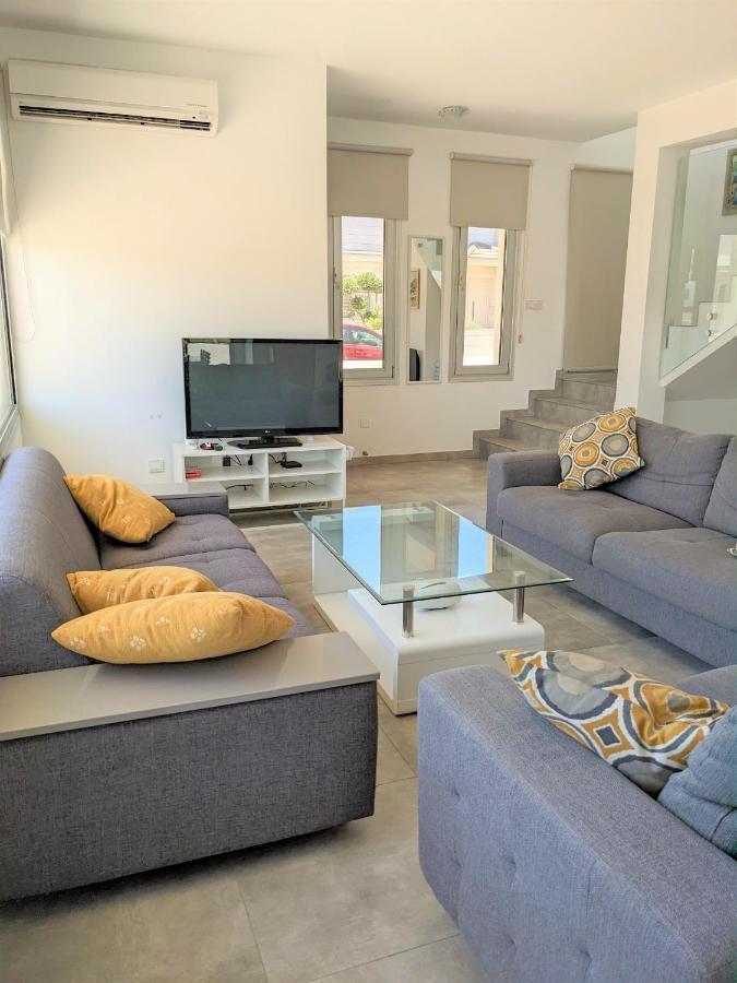 T&e Villa Larnaca