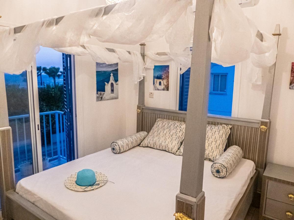 Villa Greek Island Style 2 Bedroom With Pool Next To The Sea *