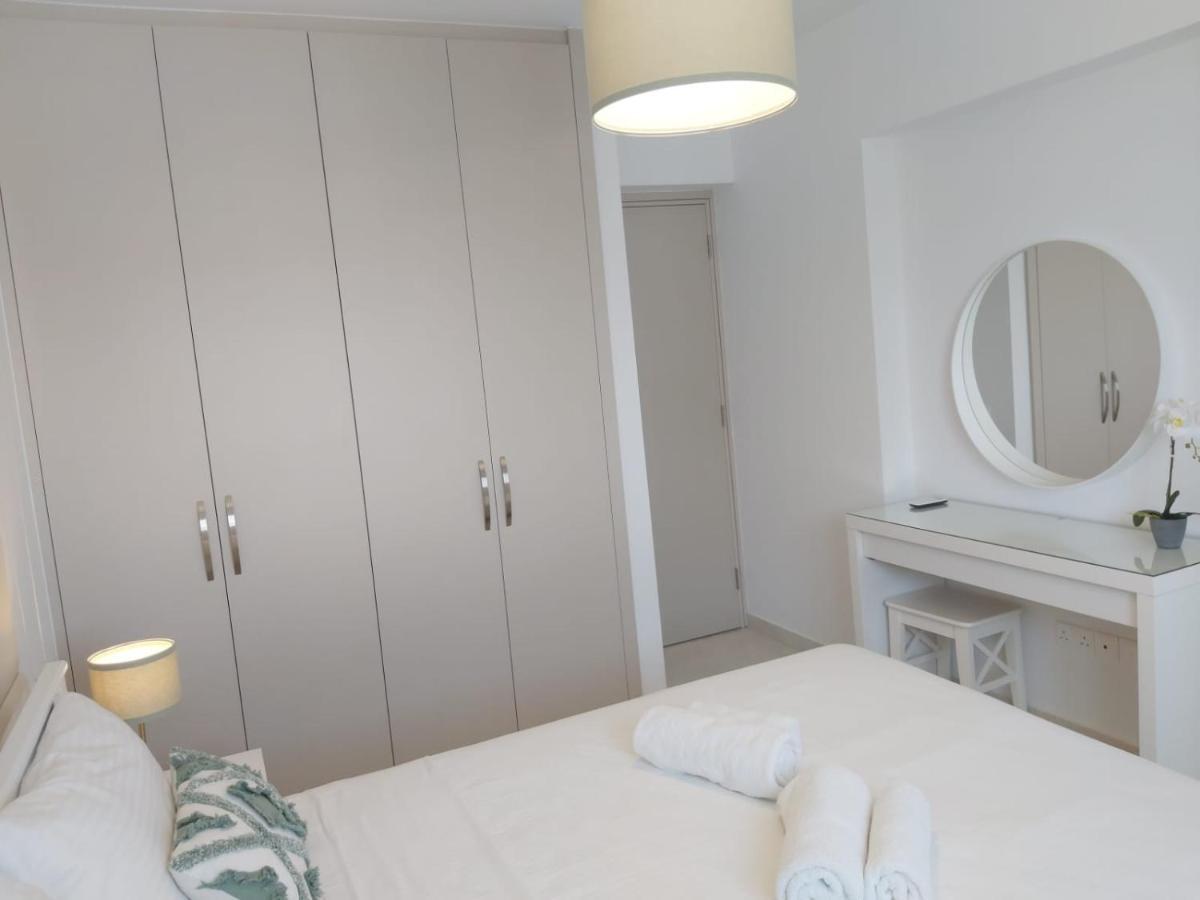 Dinglis Residences 31