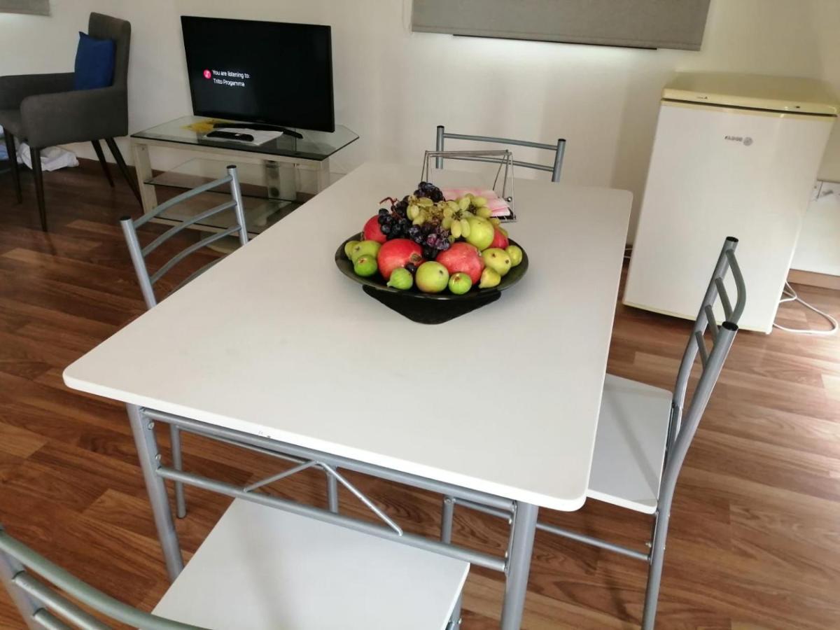 Extremely Comfy With Spacious Private Terrace 10min Walk To The & In Town Larnaca