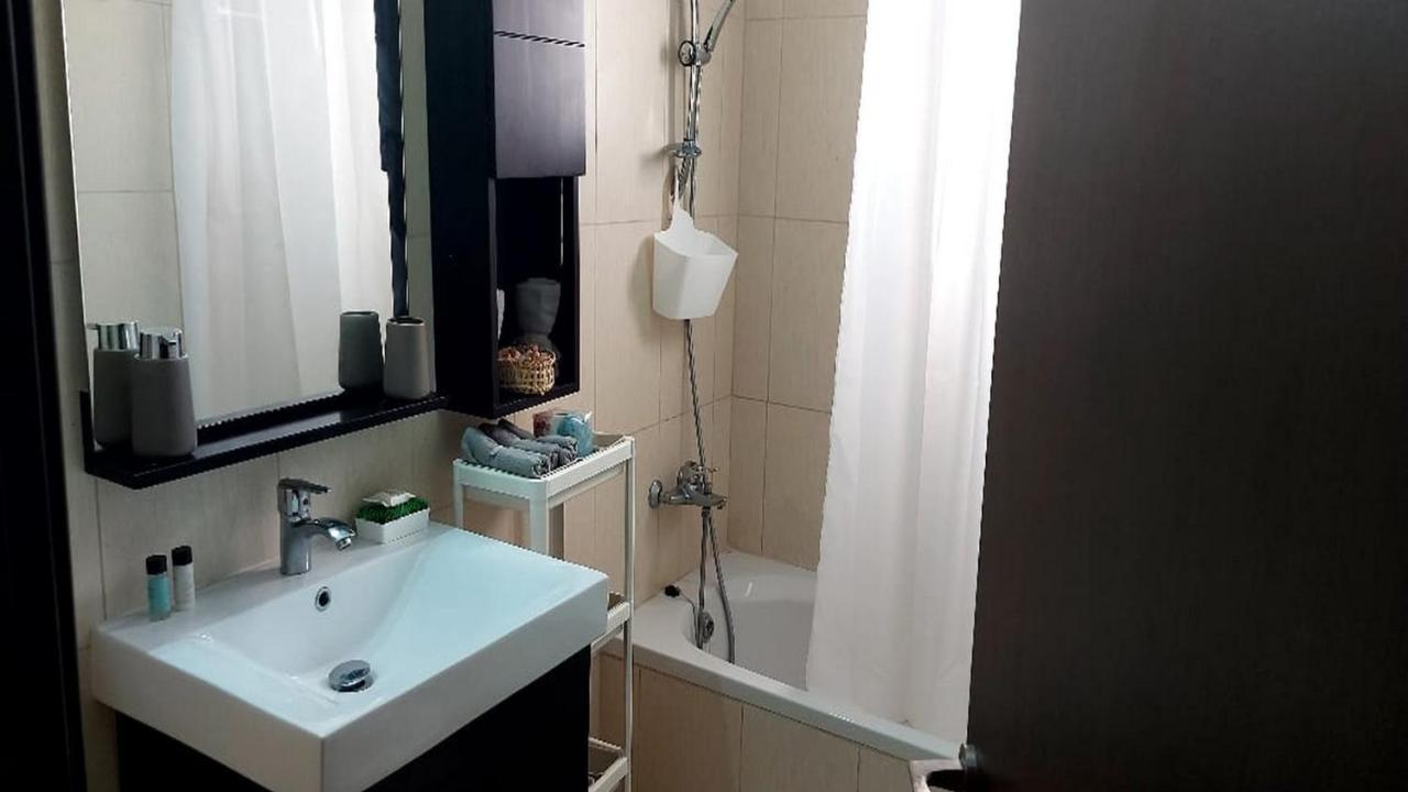 Paramount Gardens C202 Apartamento *