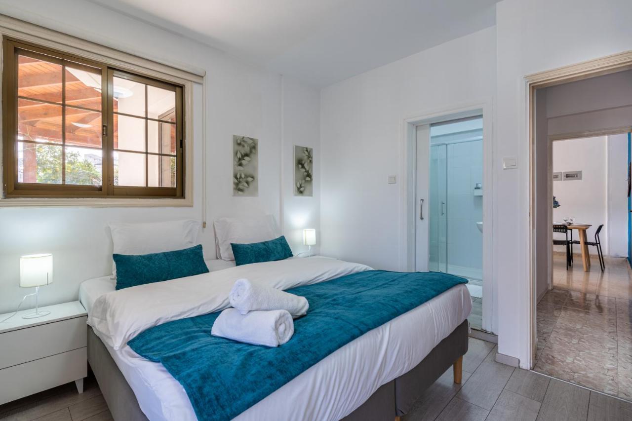 Apartment Azure 2-br W/terrace In