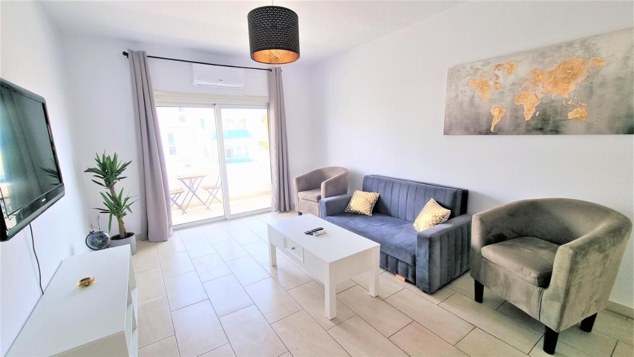 Comfy And Exquisite In A Shared 3br Near Main Harbor, Center *