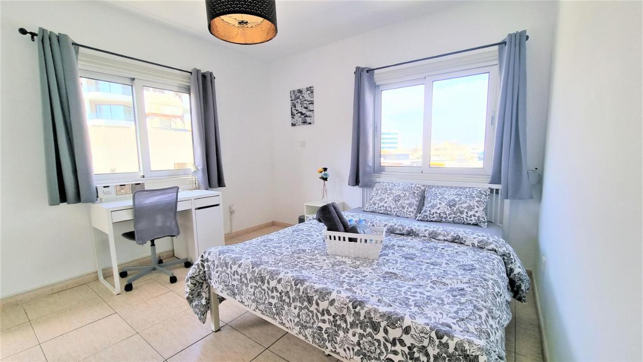 Comfy And Exquisite In A Shared 3br Near Main Harbor, Center Apartment Larnaca