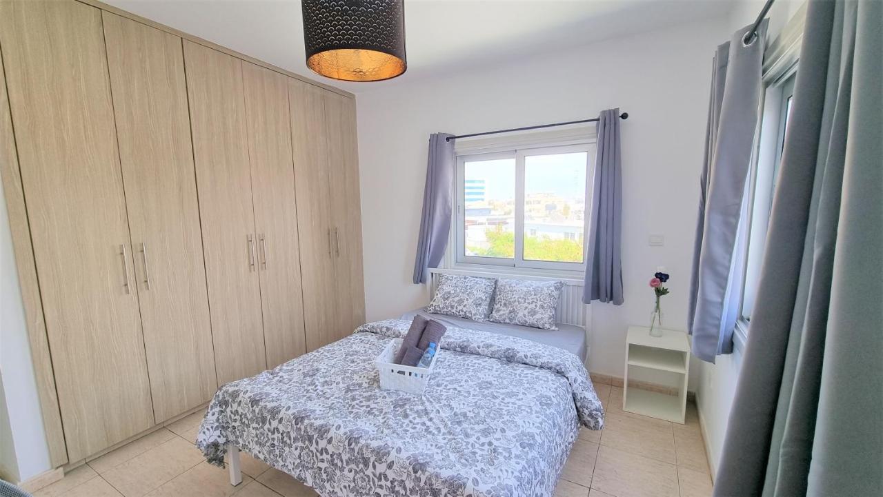Apartment Comfy And Exquisite In A Shared 3br Near Main Harbor, Center Larnaca