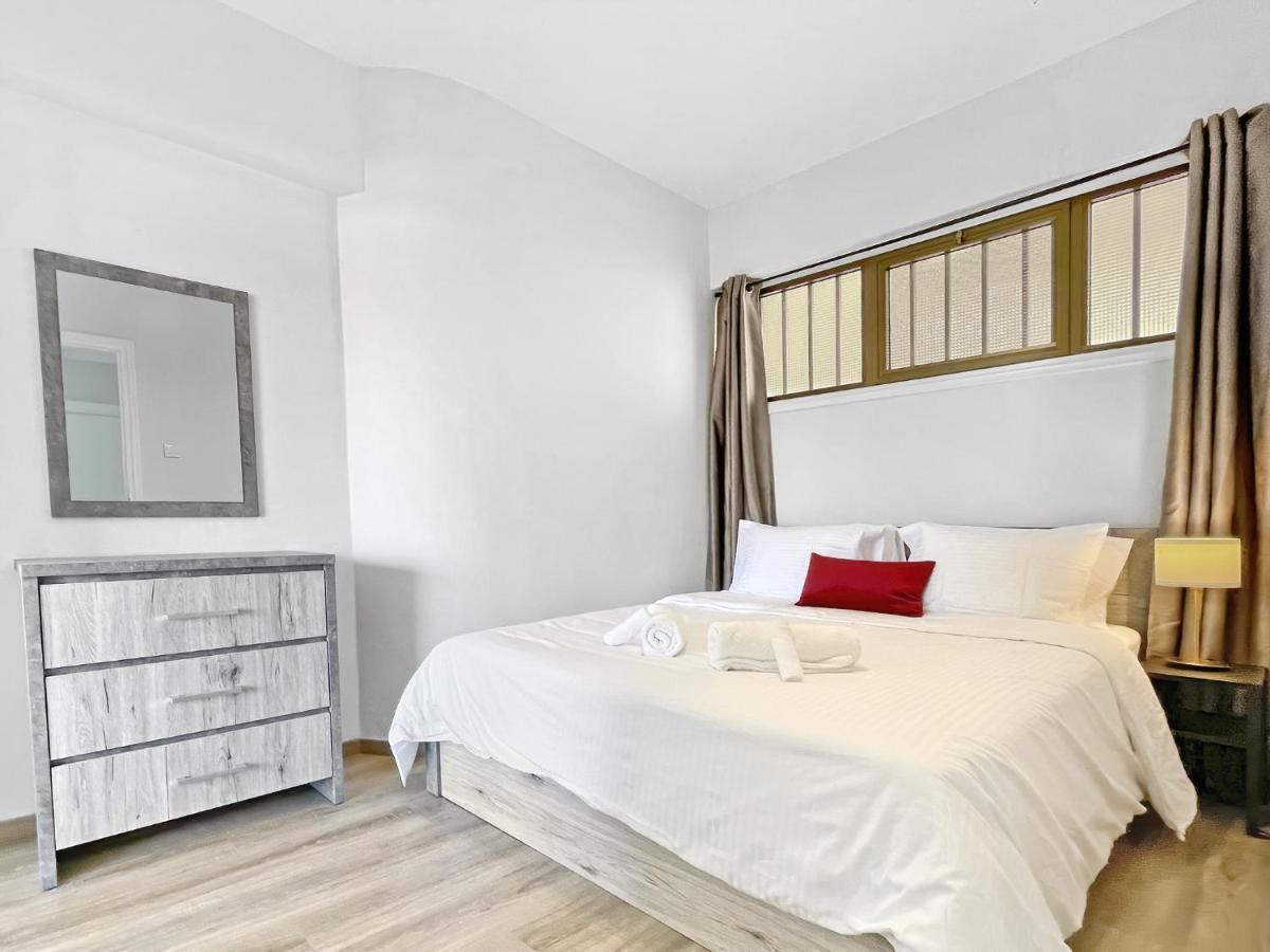 Apartment Unbeatable Location! Modern 2br *