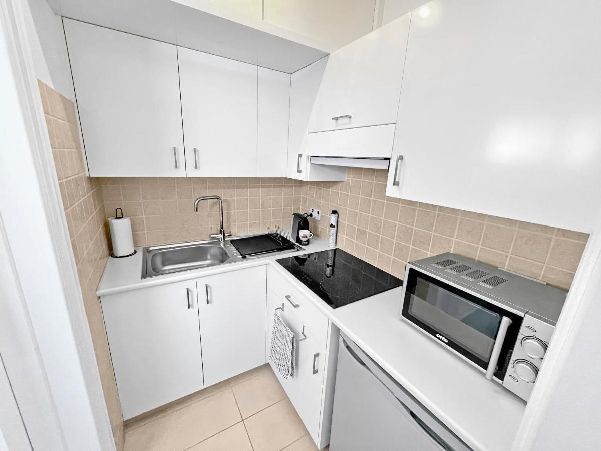 Unbeatable Location! Modern 2br Apartment *