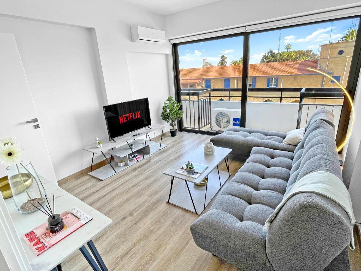 Unbeatable Location! Modern 2br Larnaca