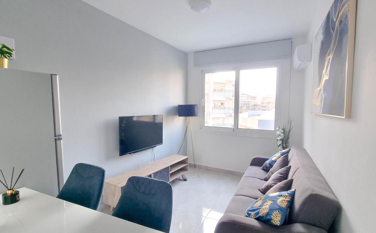 Coastal Chic: Luxury In The Heart Of The City! With Smart Tv! * Larnaca