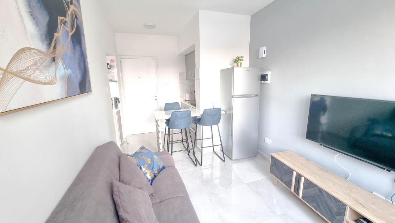 Apartment Coastal Chic: Luxury In The Heart Of The City! With Smart Tv! *