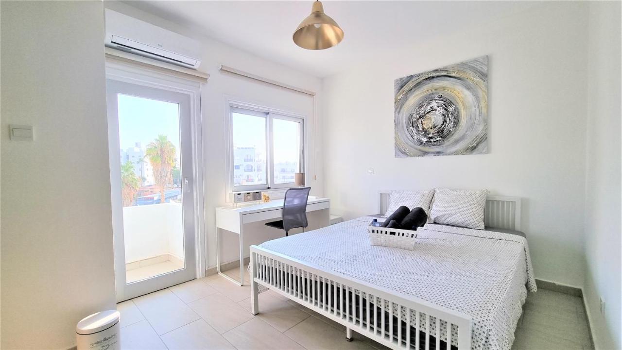 Apartment Coastal Getaway: 2 For Up To 14 Guests! Light-flooded And Spacious *