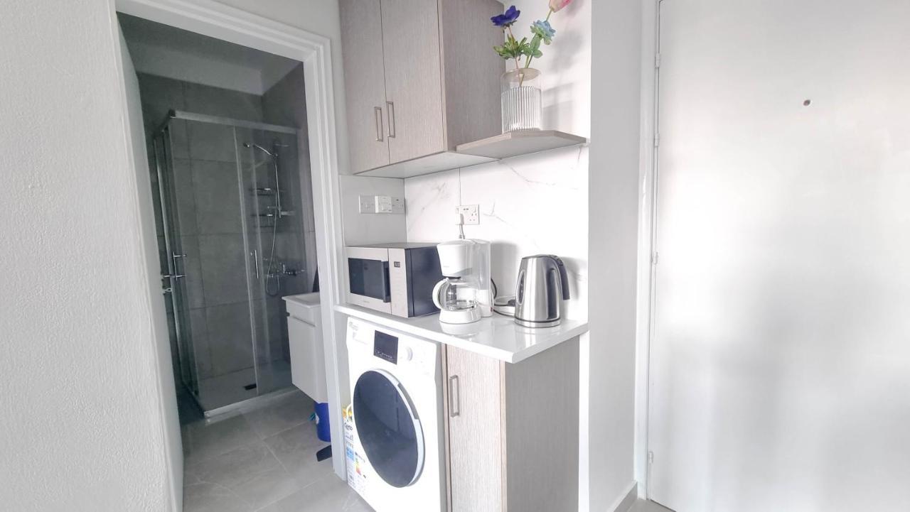 Coastal Chic: Luxury In The Heart Of The City! With Smart Tv! Apartment