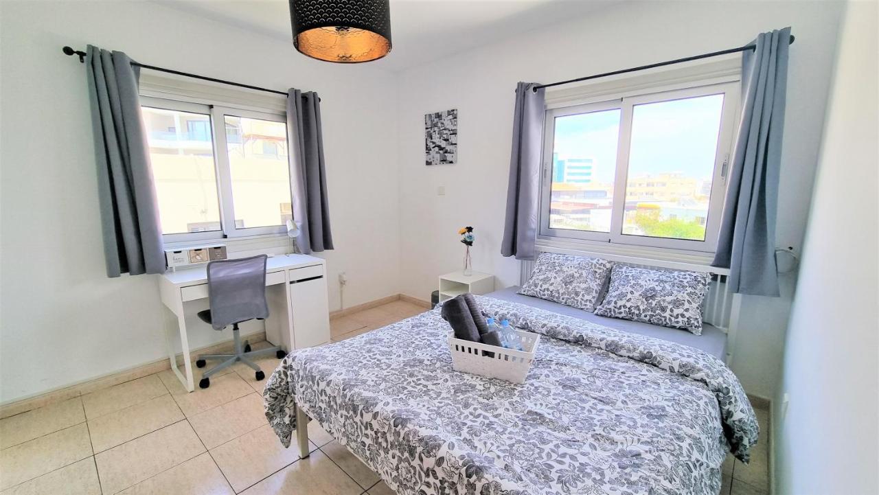 Coastal Getaway: 2 For Up To 14 Guests! Light-flooded And Spacious Larnaca