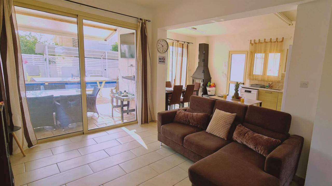 Maria Petounta Villa Larnaca