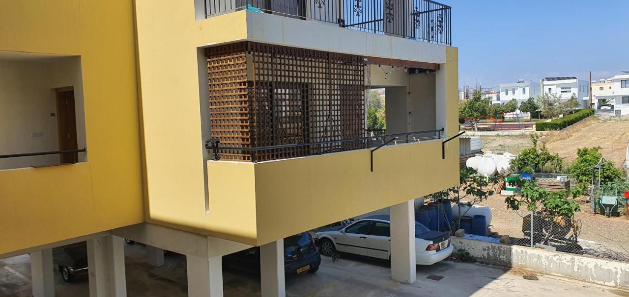 Stefaris 'sioukris Court' * Larnaca