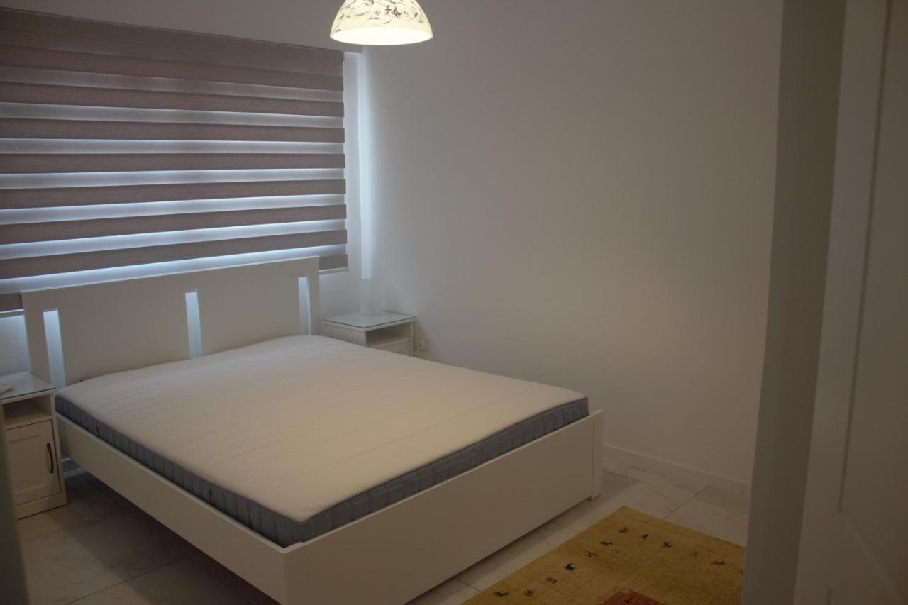 Apartment Helen Milos Court No.5 *